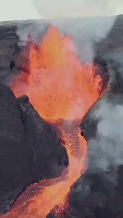A brief lava-show for the camera