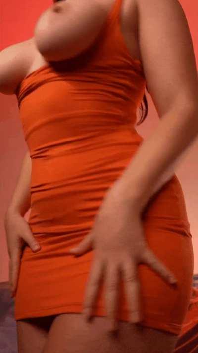 I don't wear bras to the pub so men know I'm down to fuck!!