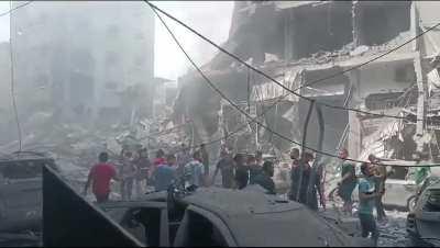 Apocalypse in Gaza | Palestinian women, children and elderly being pulled out from beneath rubble in Jabalia Refugee camp. 9.10.23