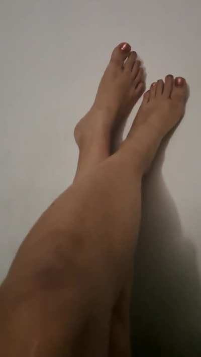 My legs and feet 🩷