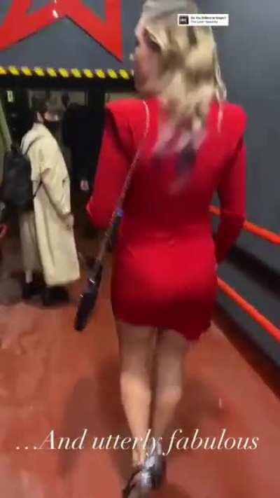 It’s criminal we got no red carpet photos of this outfit