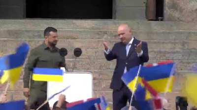 Zelenskyy says THANKS in Danish to the Danish people. (One of the worlds hardest languages)