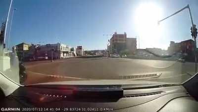 Absolutely disgusting, taxi driver jumps red light as usual in South Africa