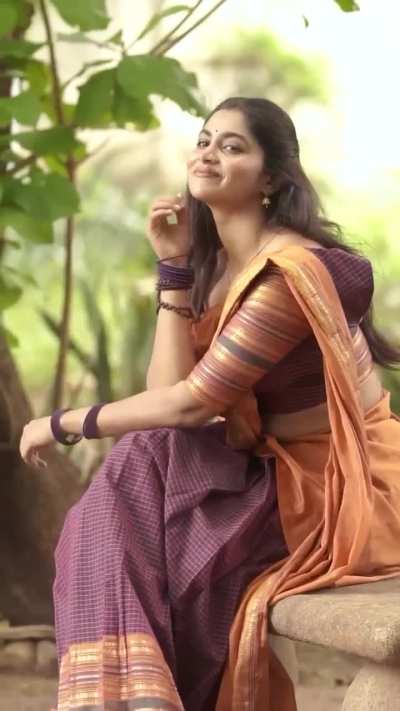 Beauty Queen - Shivani Narayanan