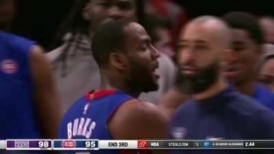 [Highlight] Alec Burks cuts the lead to three as he hits a 3 at the end of the 3rd quarter. Burks has scored 12 straight for the Pistons.