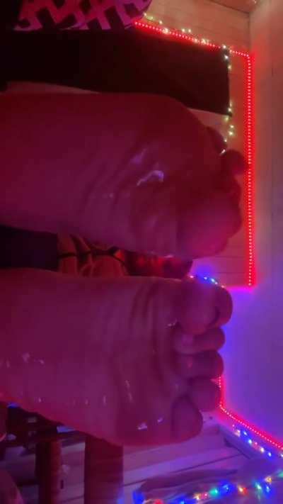 you hear the oil when she scrunches! link on profile 