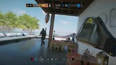 When your teammates aren’t capping and he’s actually 1 HP