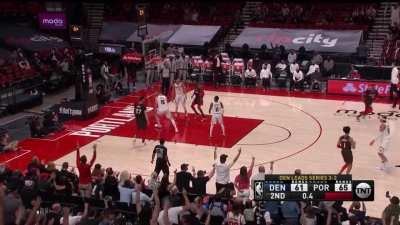 [Highlight] Damian Lillard drills the step back triple right before half time