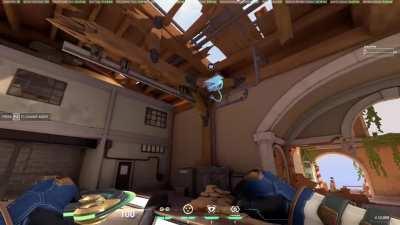 Found a glitched cam spot in the range and that you can make cypher dance xD