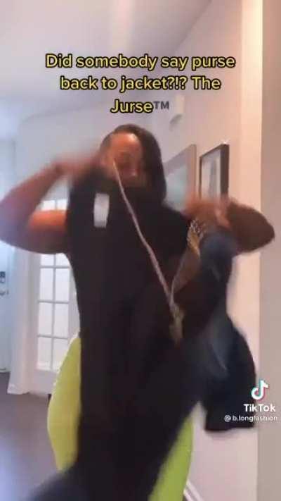смотрите! у этой сумки куртка!