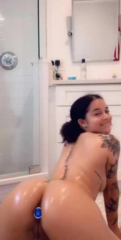 She looks fun 🙃🤤🥴