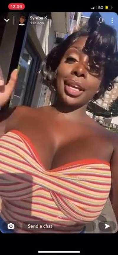 Getting stalked in London cause of that ass hope niggas don’t gang up on her