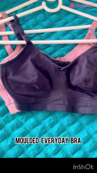 Shivani Mundhekar 🥵😈 showing her bra collection's to us