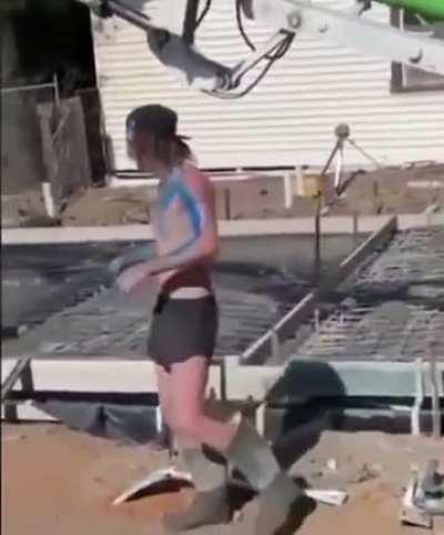 hit a can of spray paint, win a colorful prize