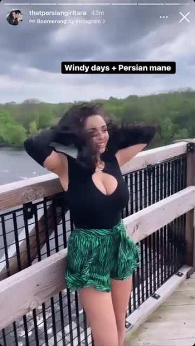 Busty Boomerang (05/29/22)