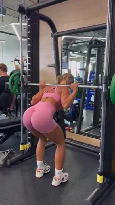 New post! Glute day 😍