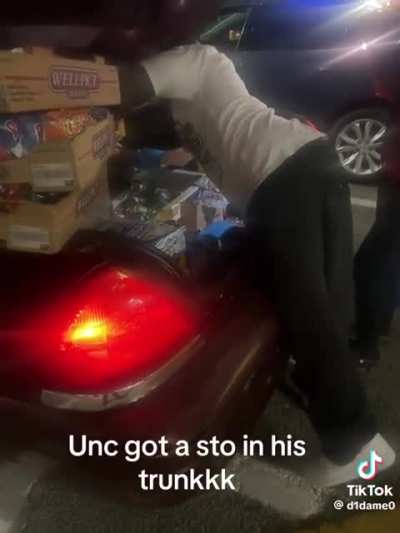 Unc got a sto in his trunk