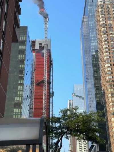 26-07-2023 Crane collapses in Hells Kitchen, New York.
