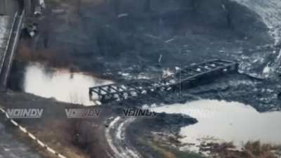 Russian Aerospace Forces destroyed a Ukrainian river crossing near Novo Ocheretovatoye.