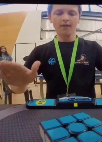 Suspicious cubing moment