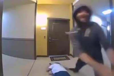 mAn KiLlInG wOmAn AnD hIdInG hEr BoDy