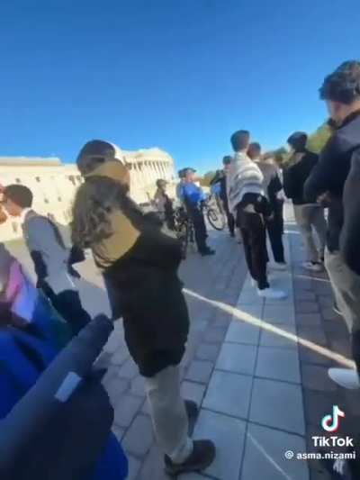 “This plaza, is restricted from the First Amendment activity”😂😂Okay guy