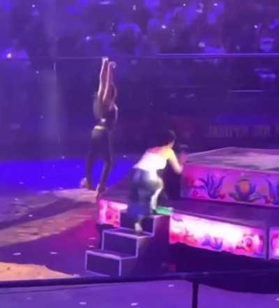 Que rico se le marca el culo 🤤