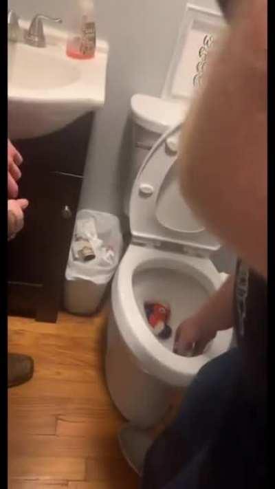 The alcohol in hand makes this video makes sense 🤣