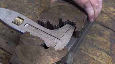 Fractal vise for gripping irregular shaped objects.