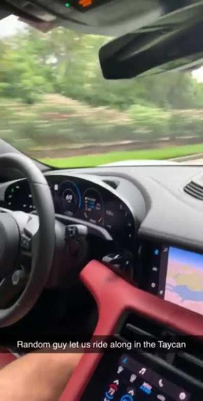 Speed run in the Taycan