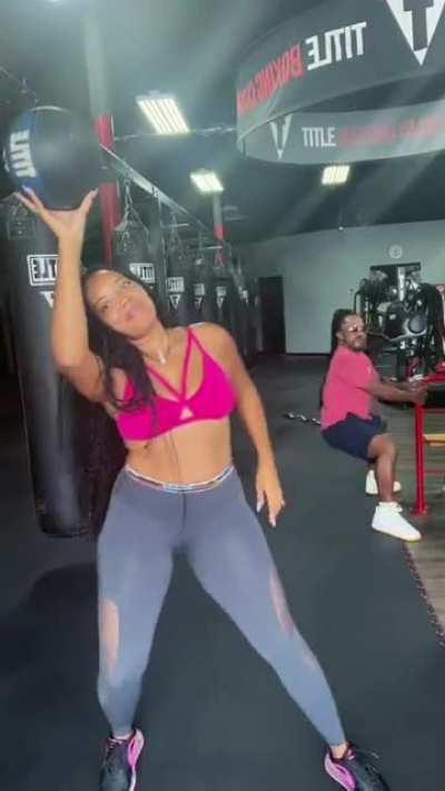 Angela Simmons keeping us in shape 🔥