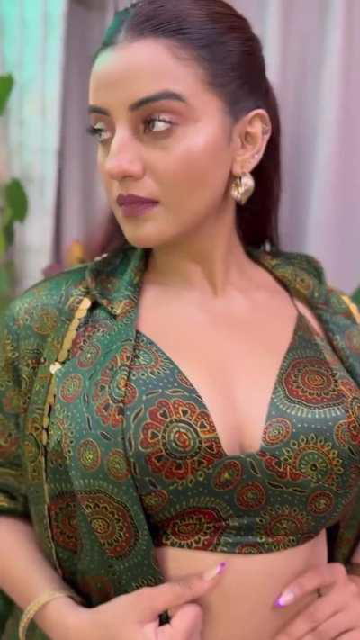 Akshara Singh Body Show 🔥😍