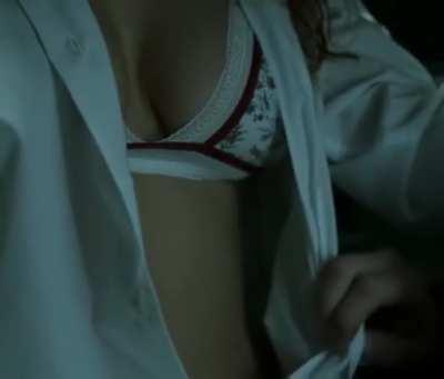 Maria Pedraza Breast Show