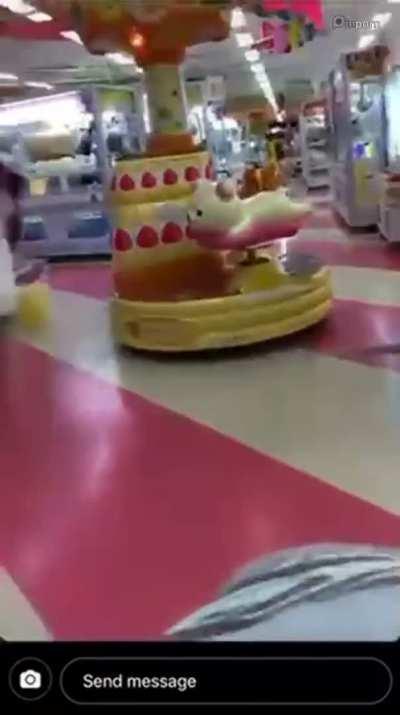 Filming Her GF Giving Him a Blowjob in The Mall