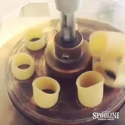 How pasta is cut
