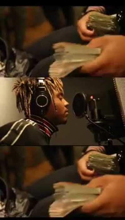 Armed And Dangerous Vertical Video (Apple Music Exclusive)