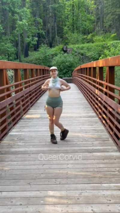 Hiking at Eagle Creek