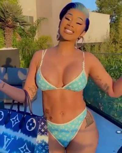 Cardi b in sexy blue bikini ! 🥵💙👙