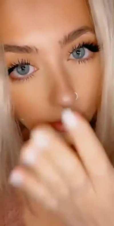 Beautiful, sexy, perfect. Goddess Daisy, now you are an indelible addiction 😍