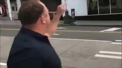 Anyone ever when they see Kiryu doing absolutely nothing