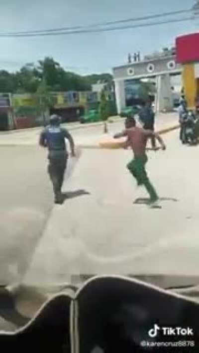 Marco quería bailar un pinche cumbión bien loco