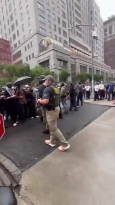 New Yorkers forced ICE agents and their van to retreat inside 26 Federal Plaza in Manhattan.