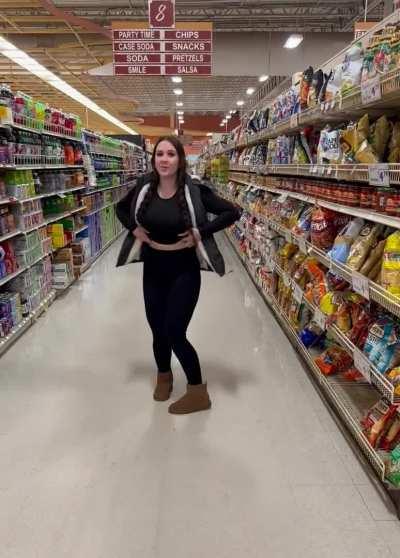 Being sneaky in the grocery store bouncing my big titties ;)