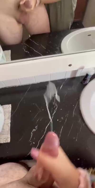 My new nails covers in his cum, I love it😍💦