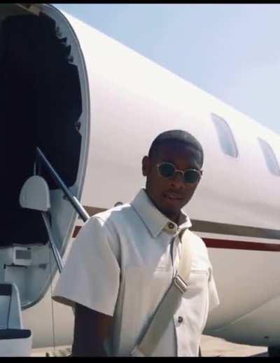 Alaba touches down in Madrid!