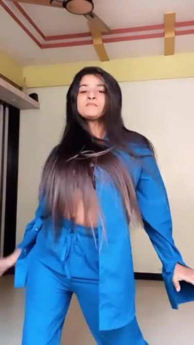 imagine her boob popped out of her bra 💦 (suhuu khan perfect whore 💦❤)