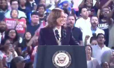 Kamala Harris booed after Beyonc&eacute; didn&rsquo;t preform, as reported, during her rally in Houston, Texas 