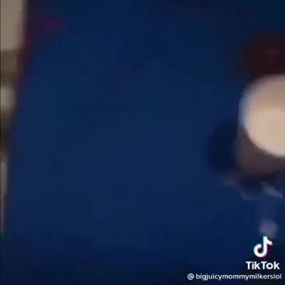 Yooooo dum dum eat glue