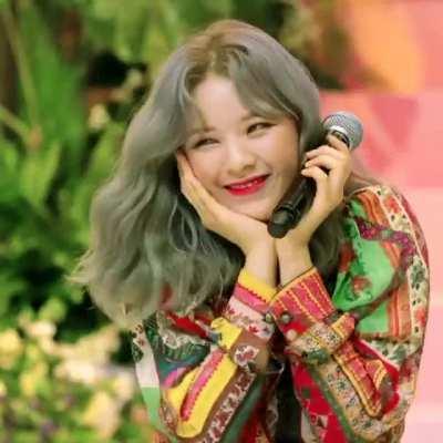 Super adorable Jeongyeon