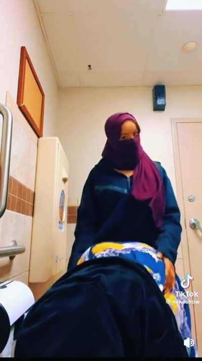 Lesbian older cousin is always dry humping my ass in the bathroom